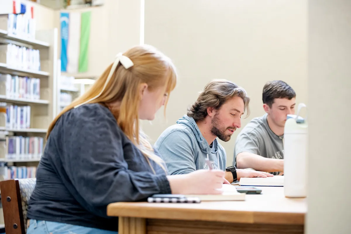 Students studying at table 